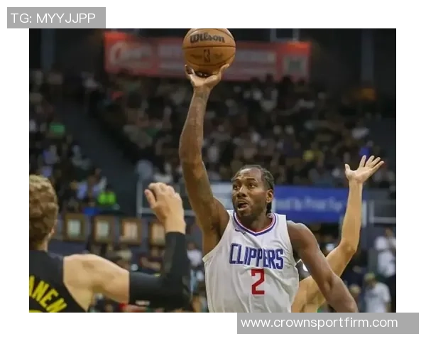 小卡强调季前赛与训练相似强调防守体系的重要性与持续打磨